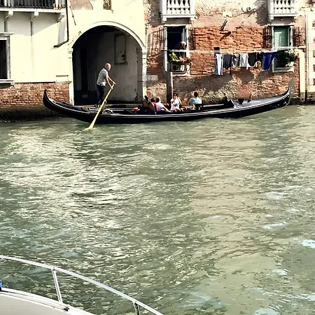 Cosy In The Heart Of With View 50 M² * Venice